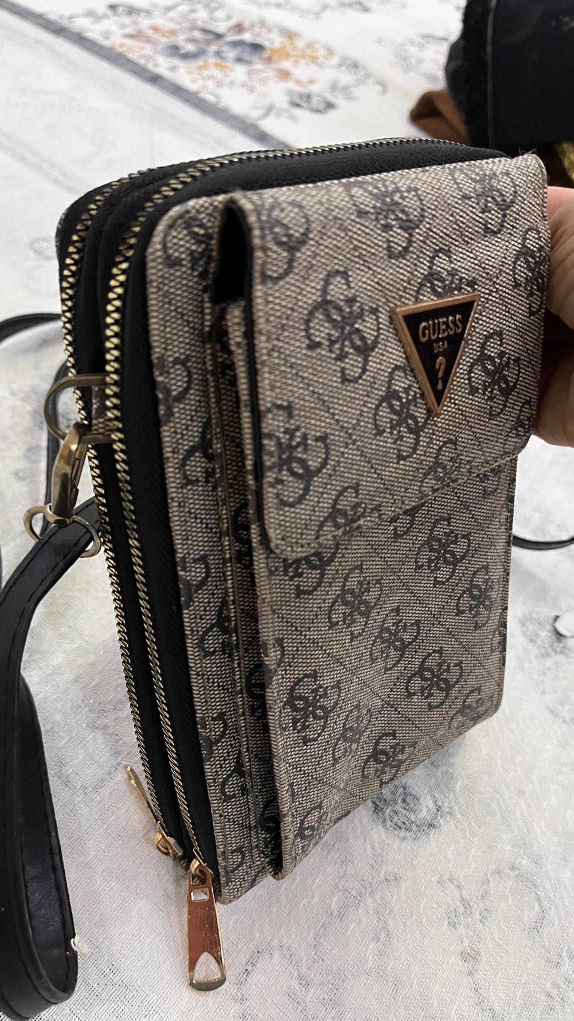 Guess Desenli Telefon Çantası — görsel 4/5