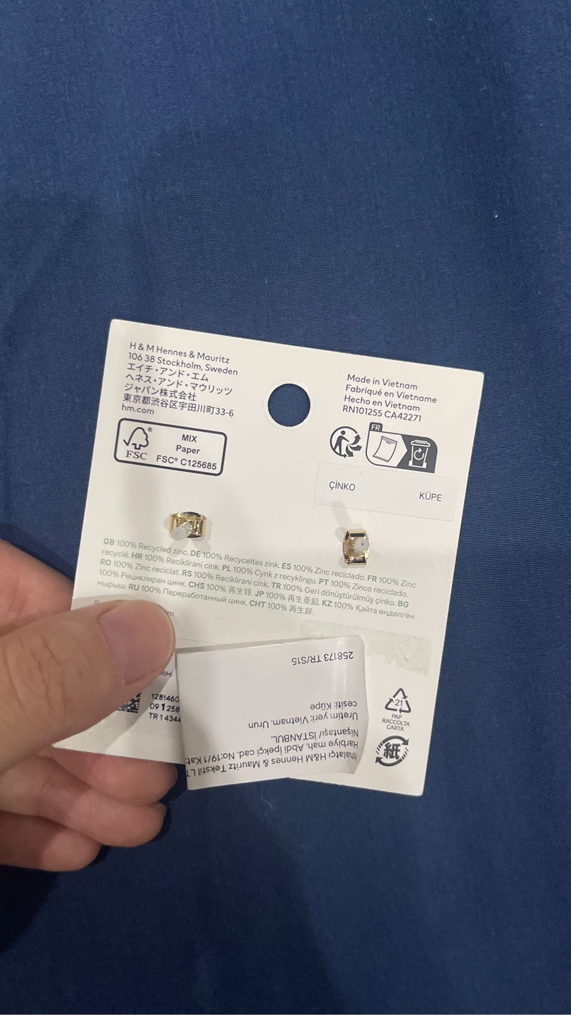H&M Siyah Çiçek Küpe — görsel 3/3
