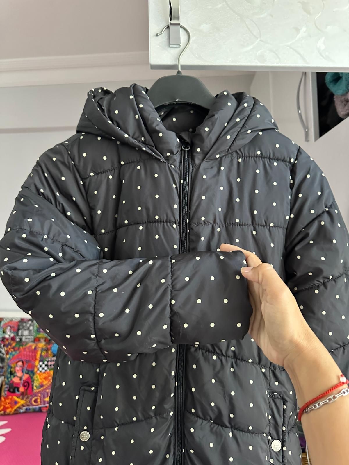 Mango Siyah Puantiyeli Kapüşonlu Mont — görsel 4/7