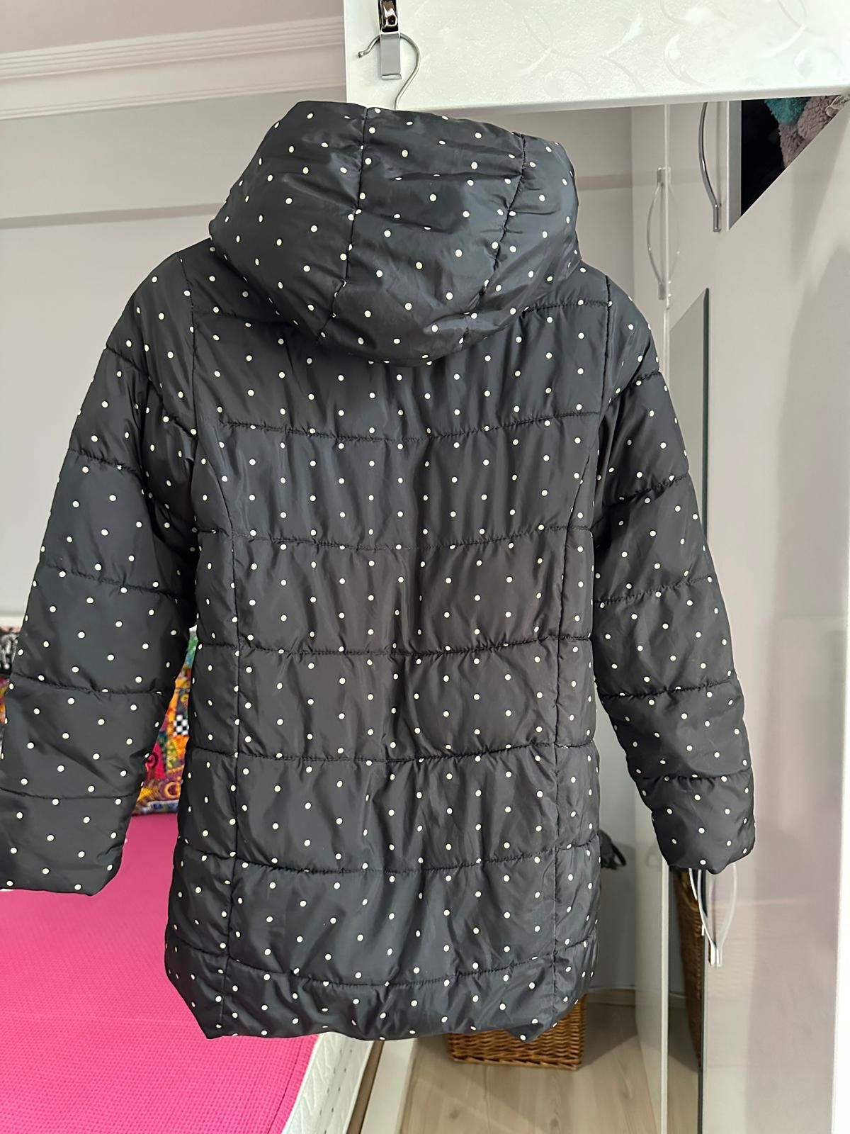 Mango Siyah Puantiyeli Kapüşonlu Mont — görsel 3/7