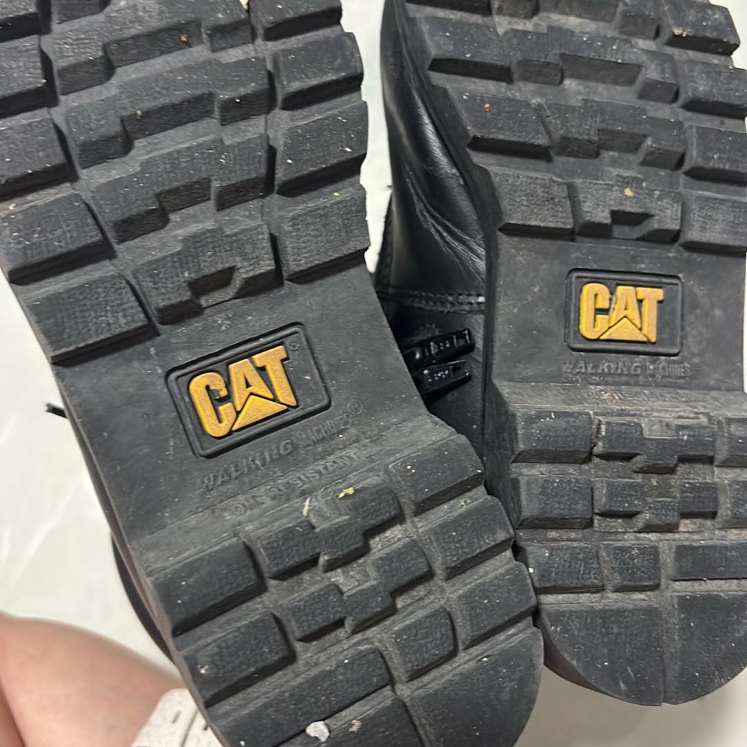 CAT Siyah Bot — görsel 3/4