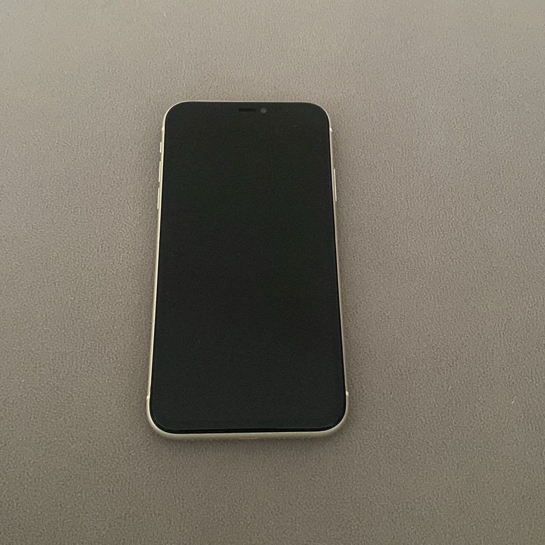 Apple iPhone 11 Beyaz — görsel 2/2