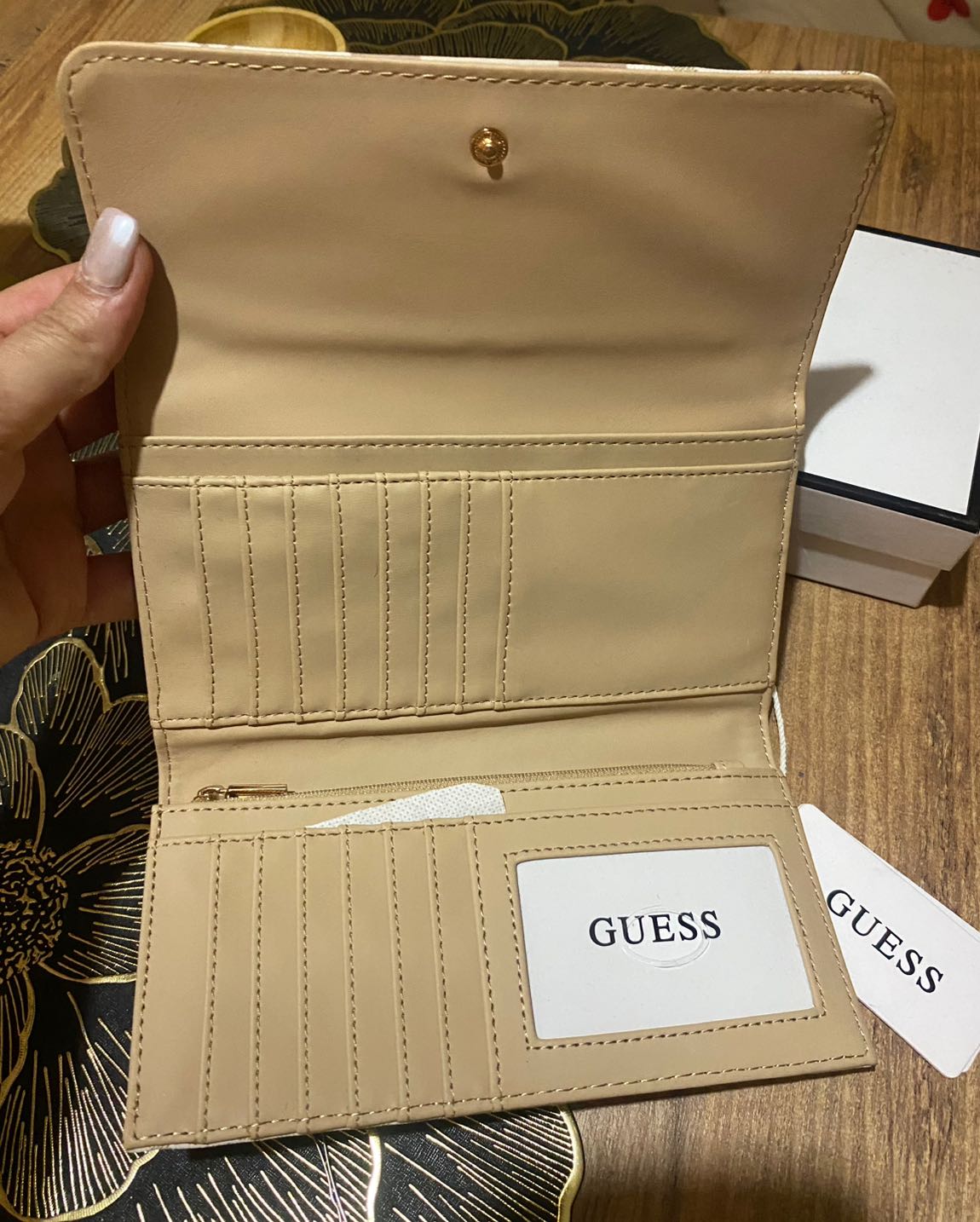 Guess Cüzdan — görsel 3/4