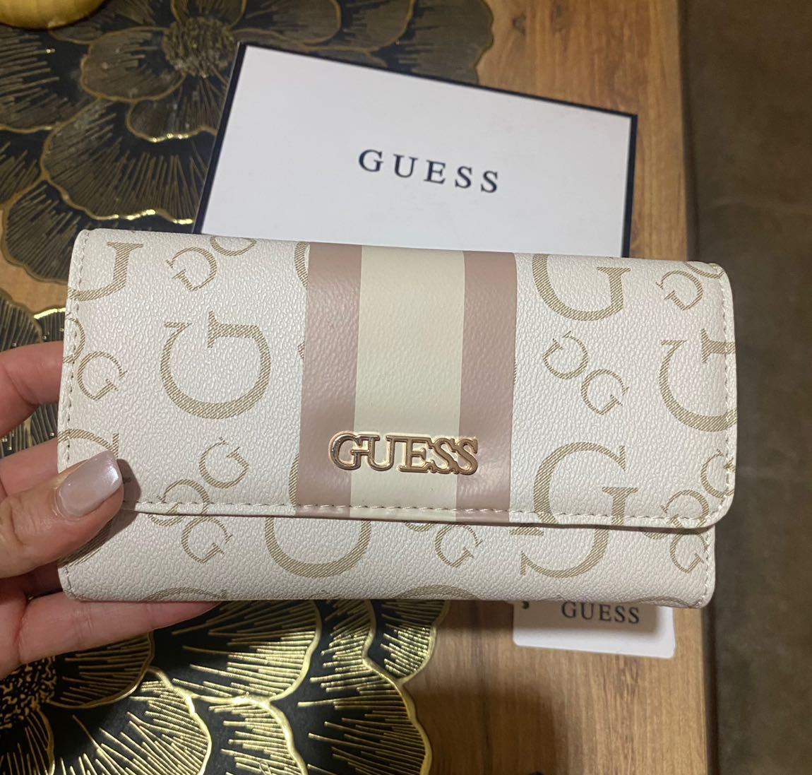 Guess Cüzdan — görsel 2/4