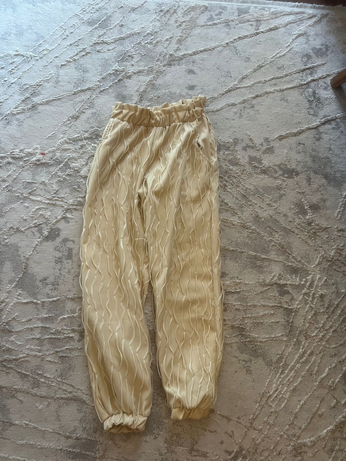 Zara Bej Detaylı Pantolon hiç giyilmedi — görsel 4/9