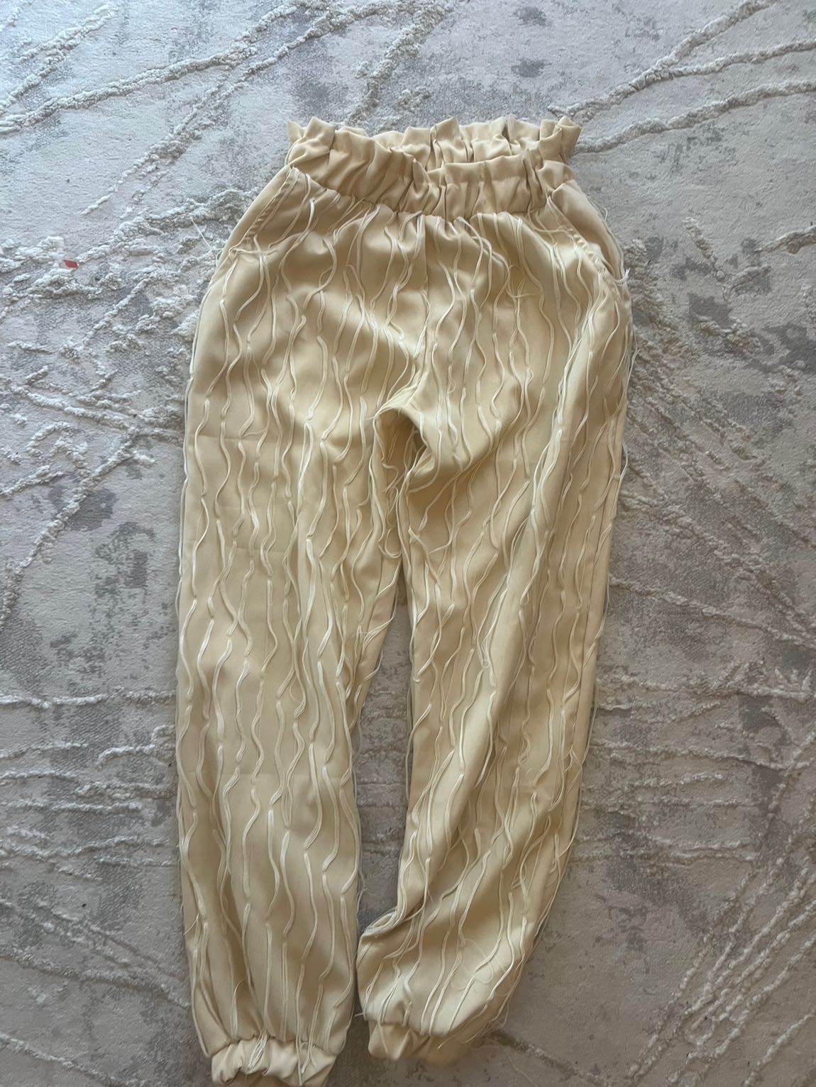 Zara Bej Detaylı Pantolon hiç giyilmedi — görsel 3/9