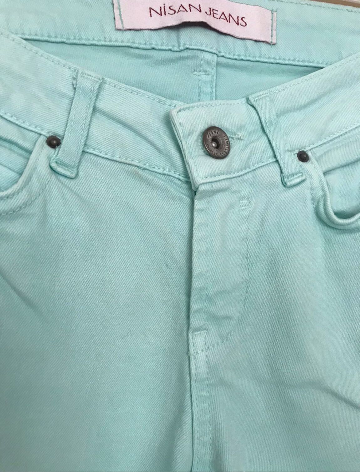 Yırtık Detaylı Jeans — görsel 2/4
