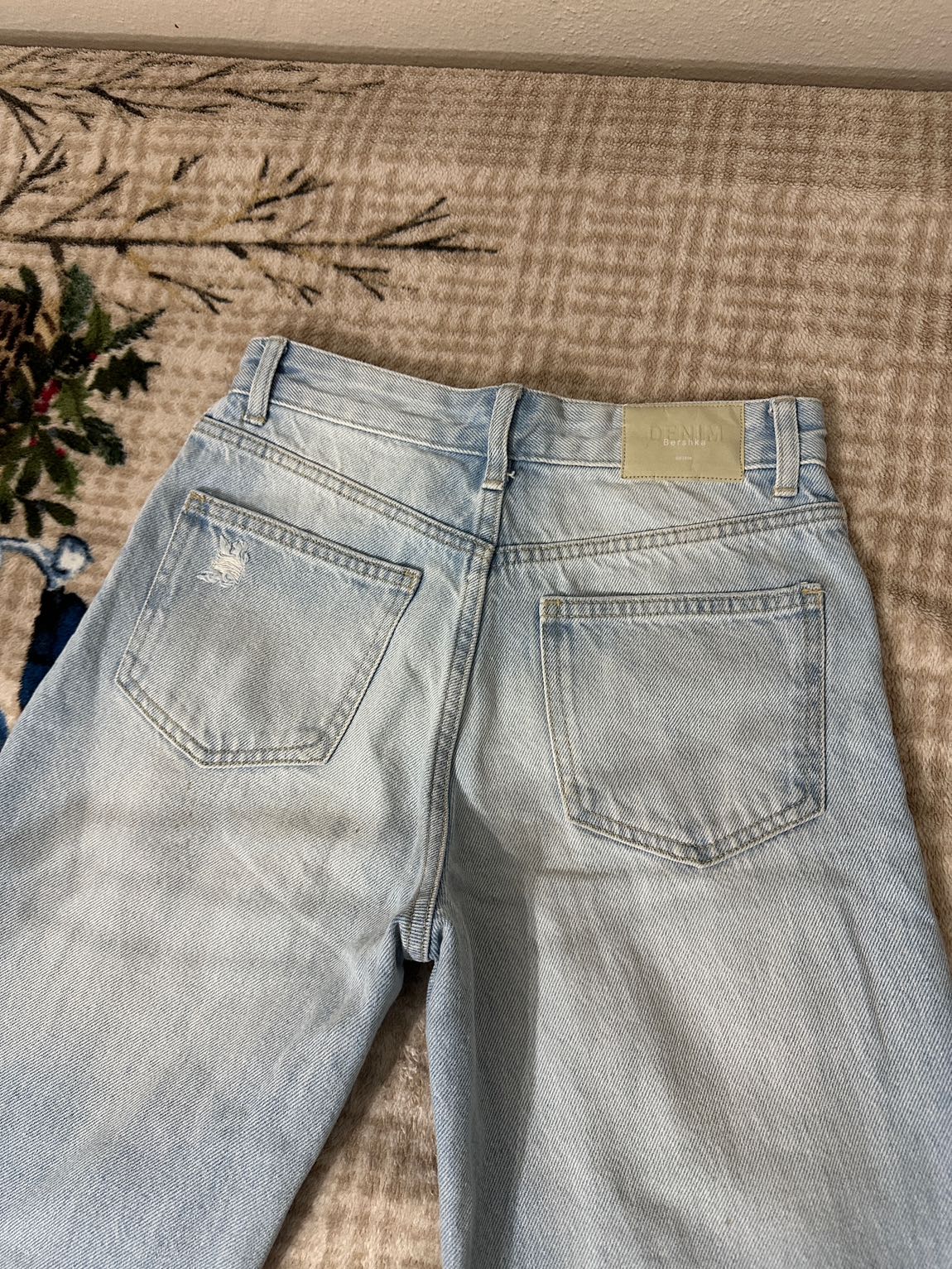 Bershka Yırtık Mavi Kot Pantolon — görsel 3/5