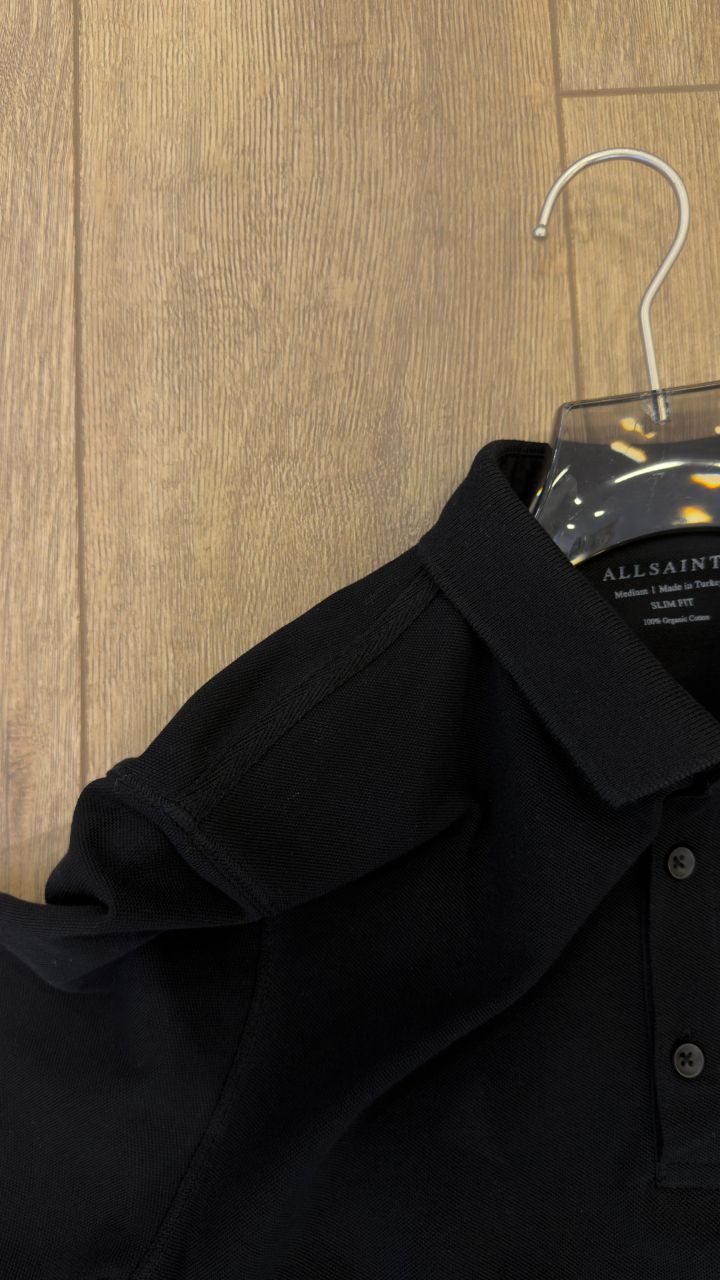 All Saints Siyah Polo Yaka Tişört — görsel 3/4