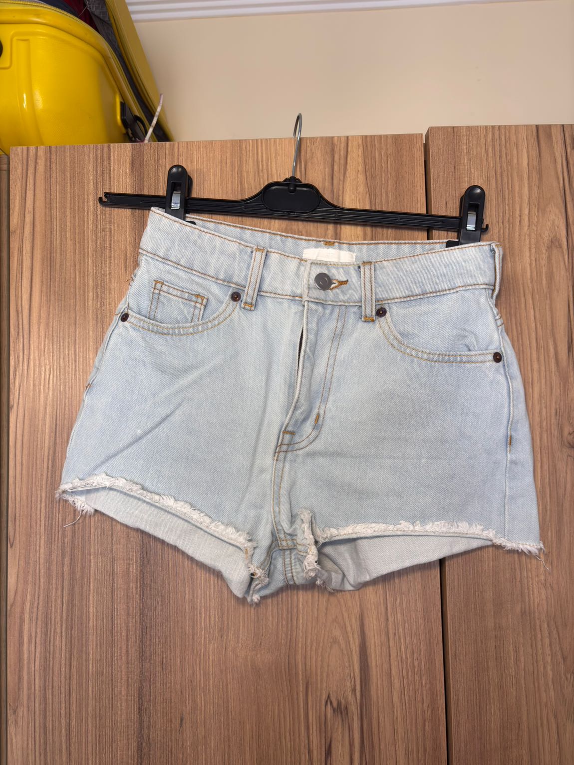 H&M Denim Mini Şort — görsel 3/4