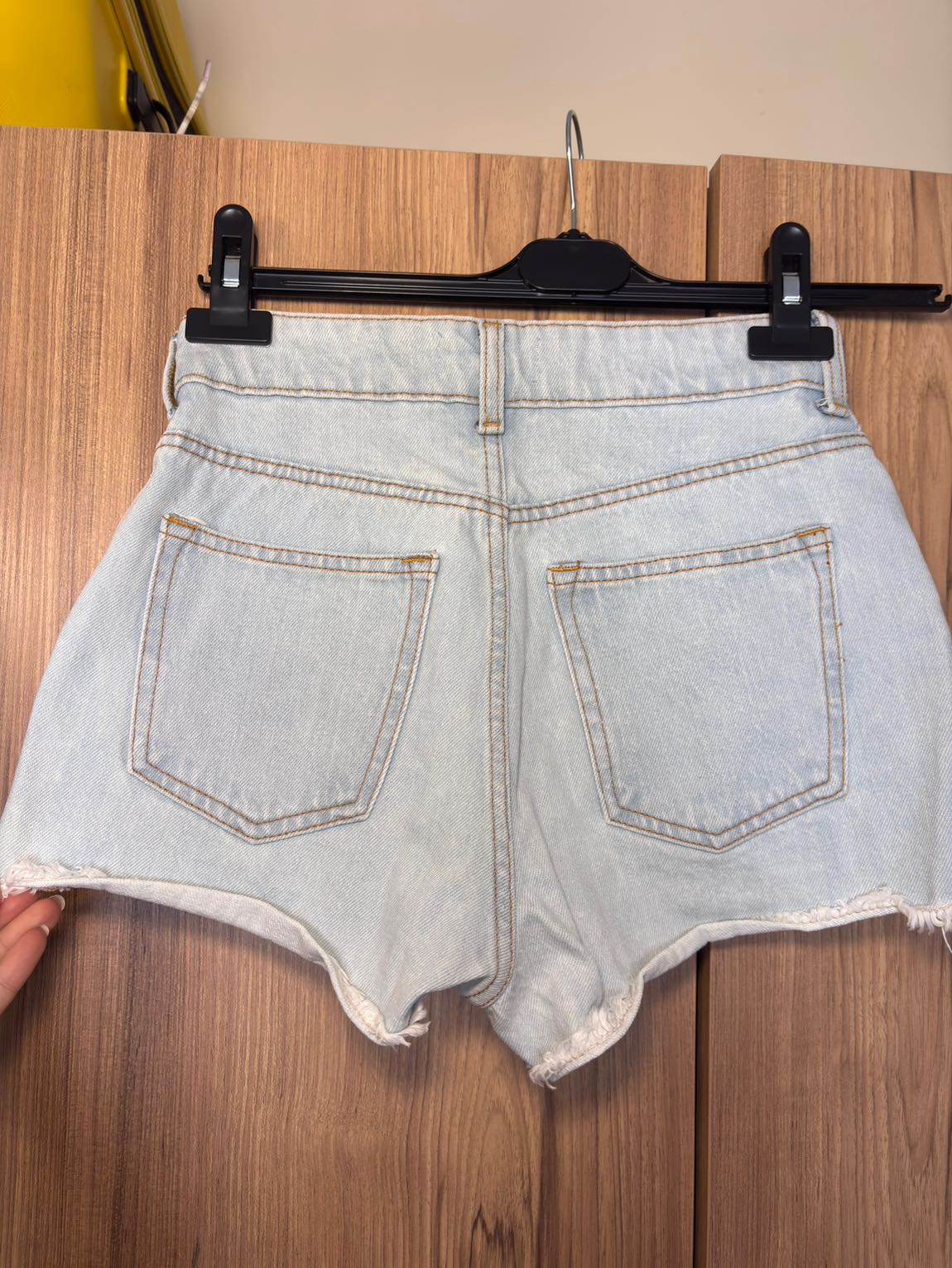 H&M Denim Mini Şort — görsel 4/4