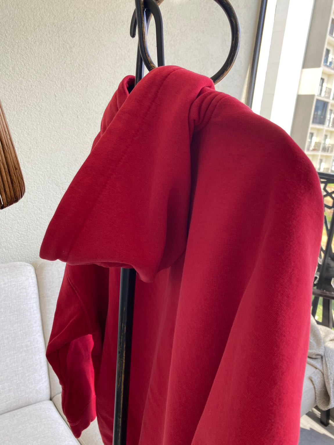 Mavi Kırmızı Kapüşonlu Sweatshirt — görsel 10/11