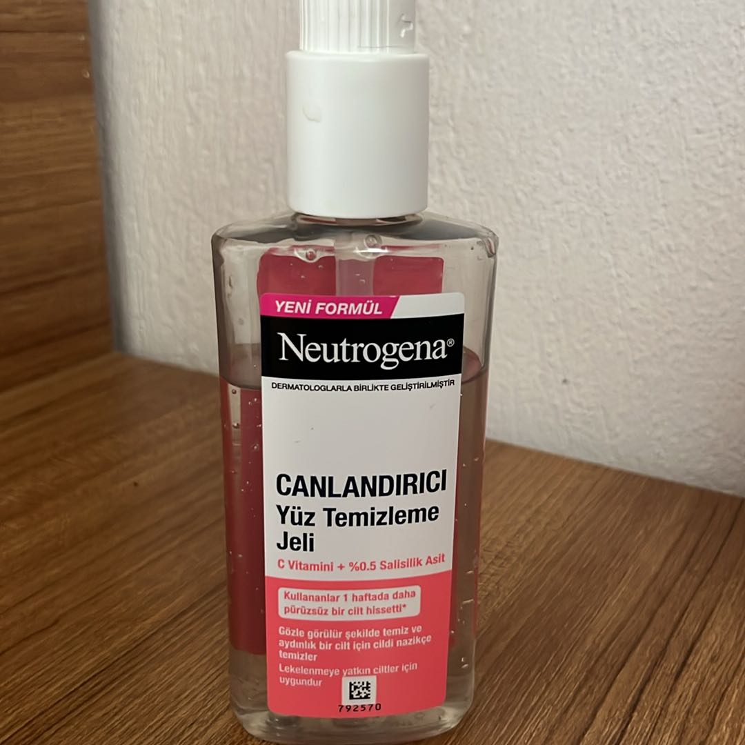 Neutrogena Yüz Temizleme Jeli Seti — görsel 3/3