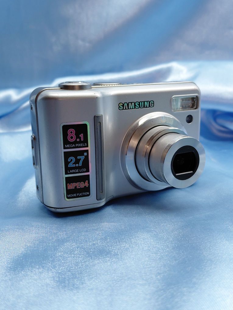 Samsung Retro Dijital Fotoğraf Makinesi — görsel 4/9