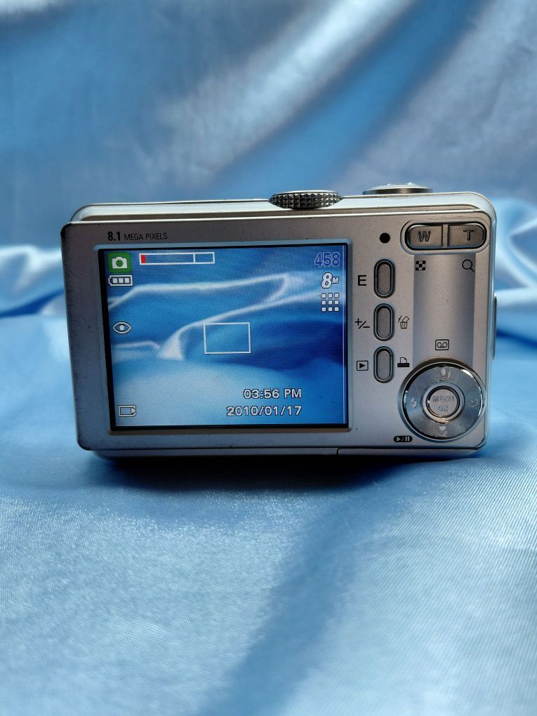 Samsung Retro Dijital Fotoğraf Makinesi — görsel 3/9