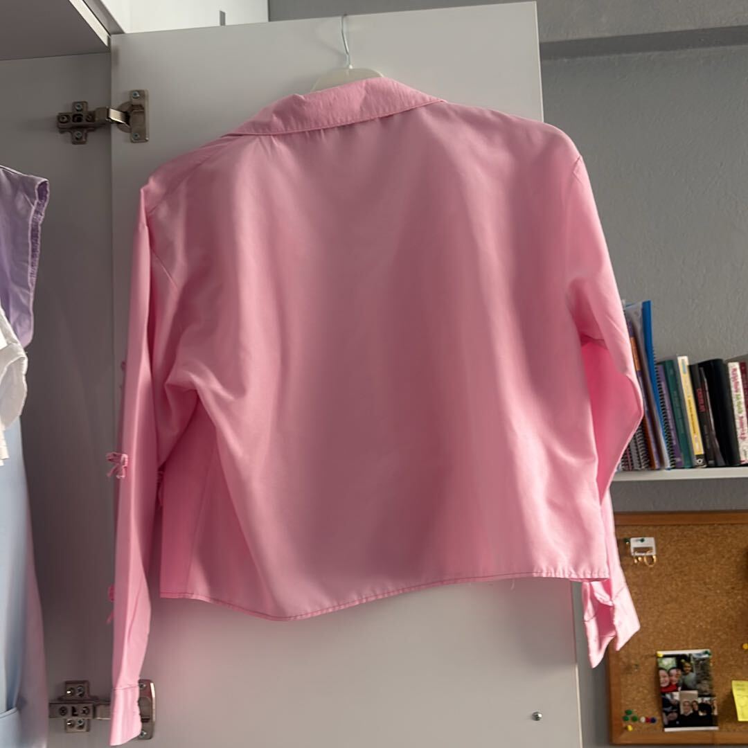 Pembe kurdele detaylı gömlek — görsel 6/6