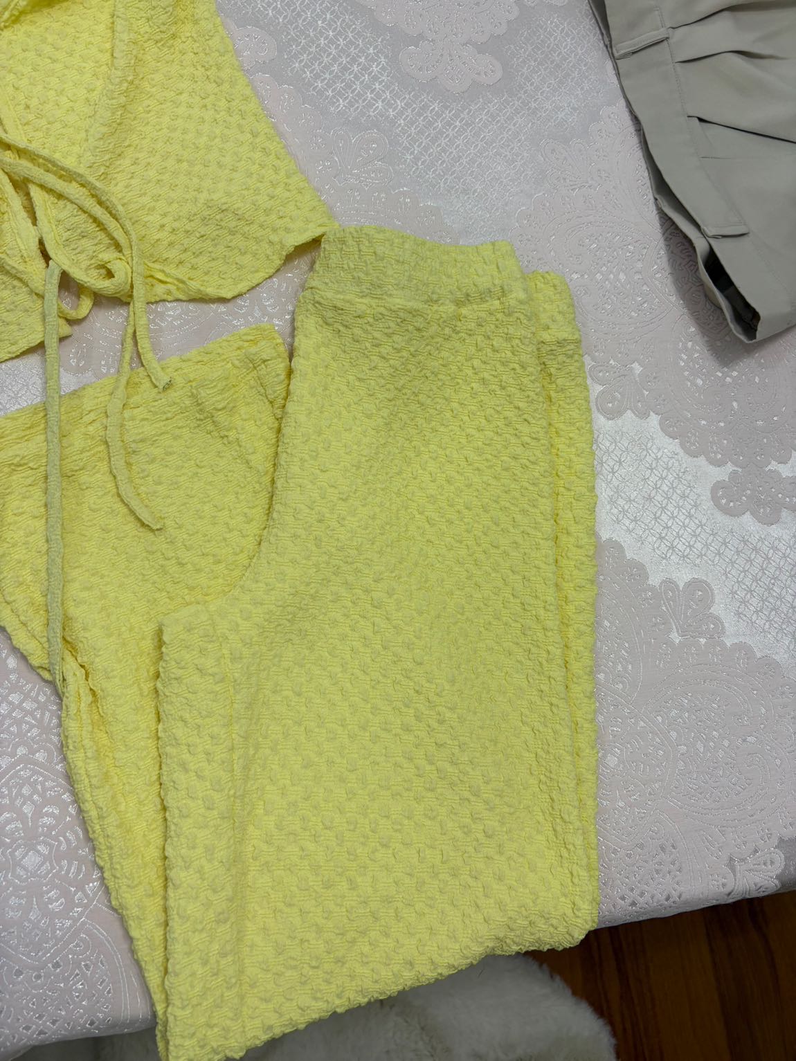 Bershka İkili Takım Sarı — görsel 3/4
