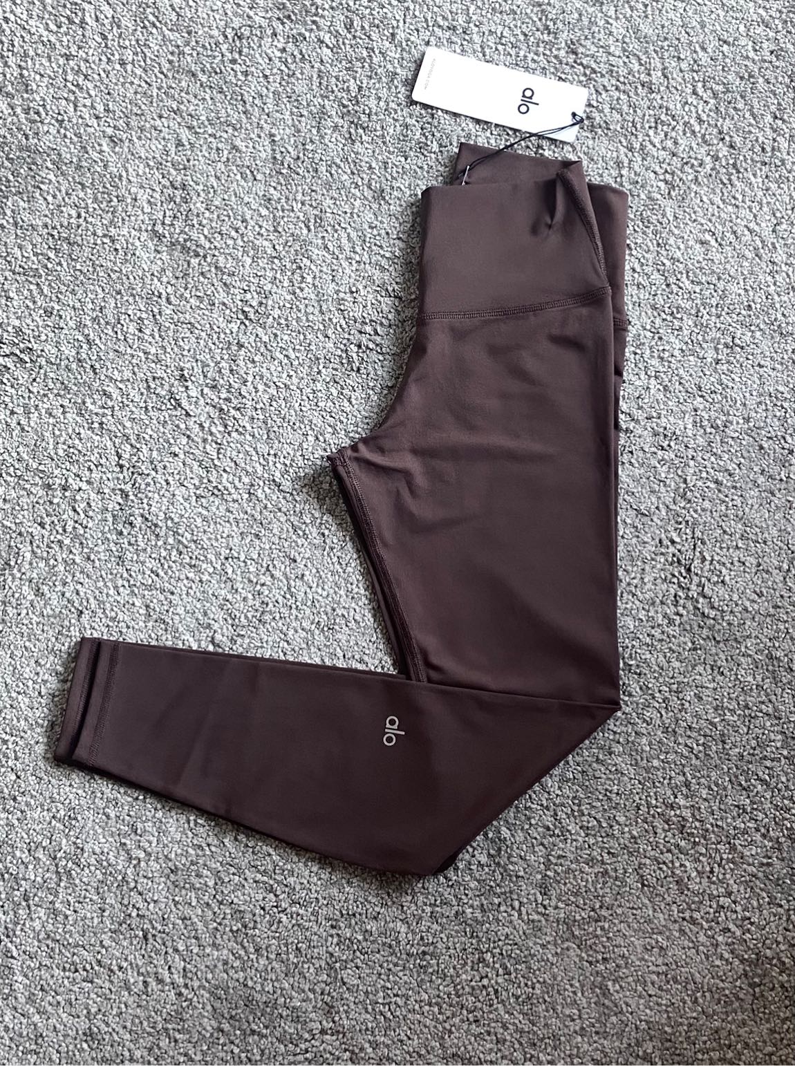 Alo yoga — görsel 2/3