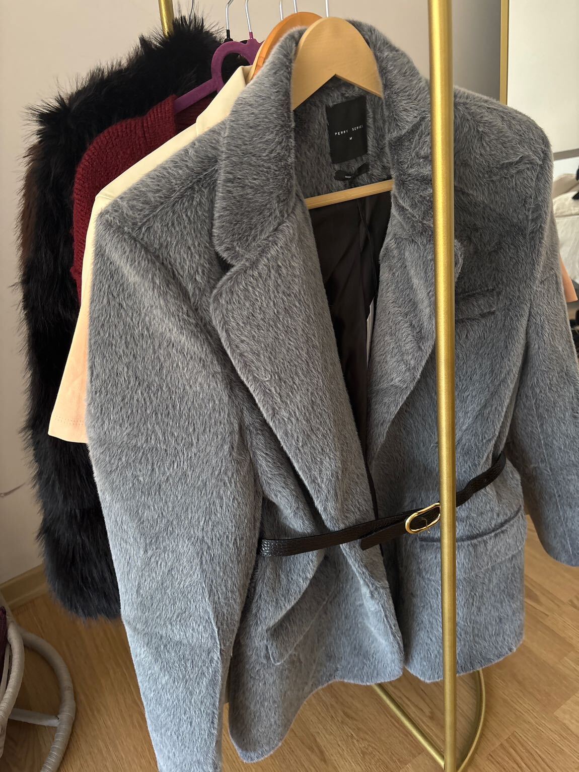 Gri Peluş Kaban — görsel 3/4