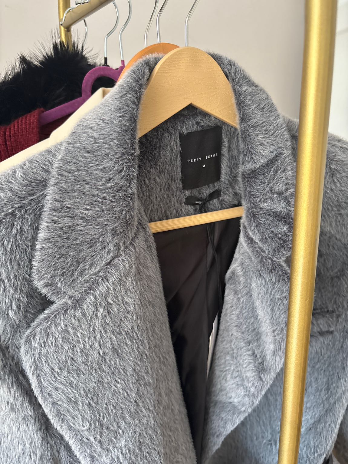 Gri Peluş Kaban — görsel 4/4