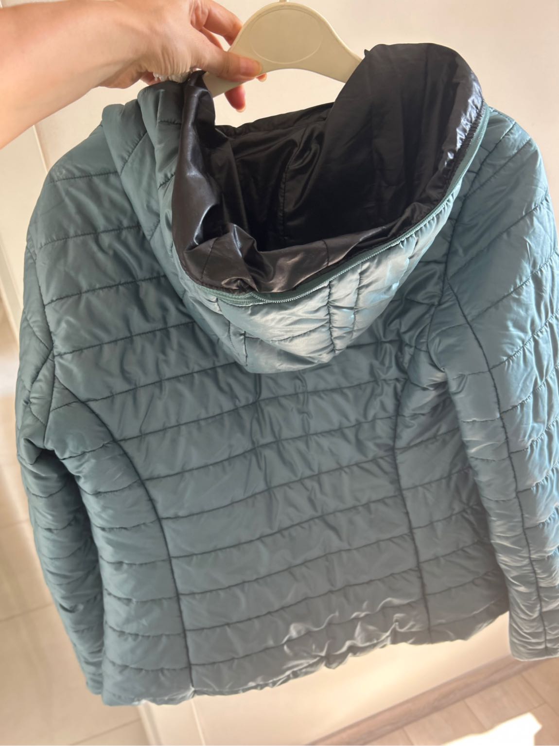 Batik Kapüşonlu Mont — görsel 2/2