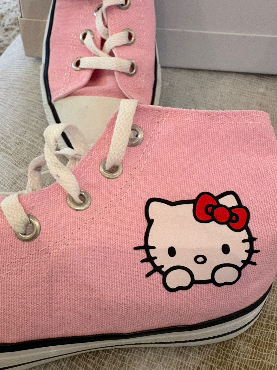 Hello Kitty Pembe Sneaker — görsel 2/4