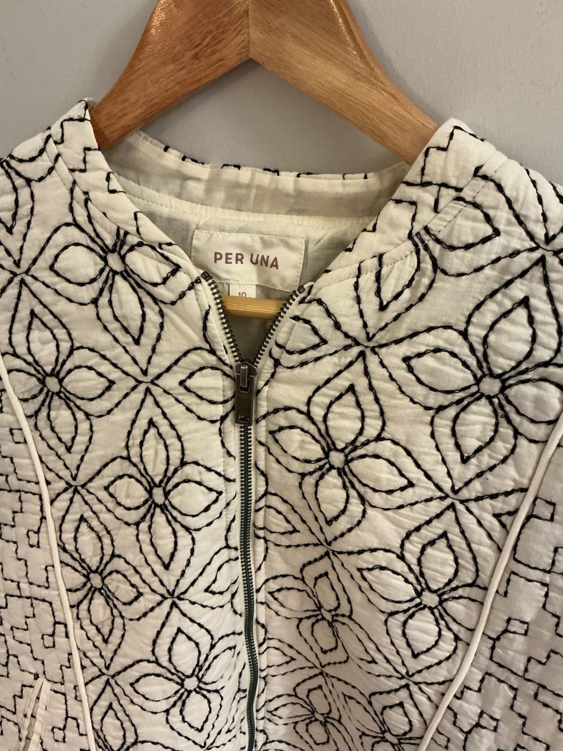 M&S İşlemeli Kapitone Ekru Ceket — görsel 2/7
