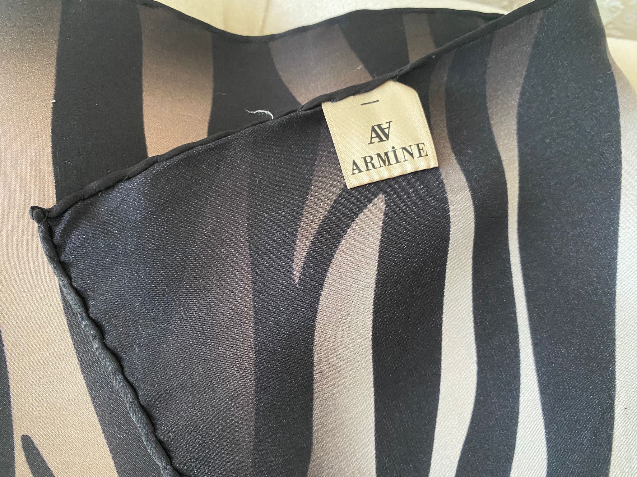 armine Eşarp — görsel 3/4