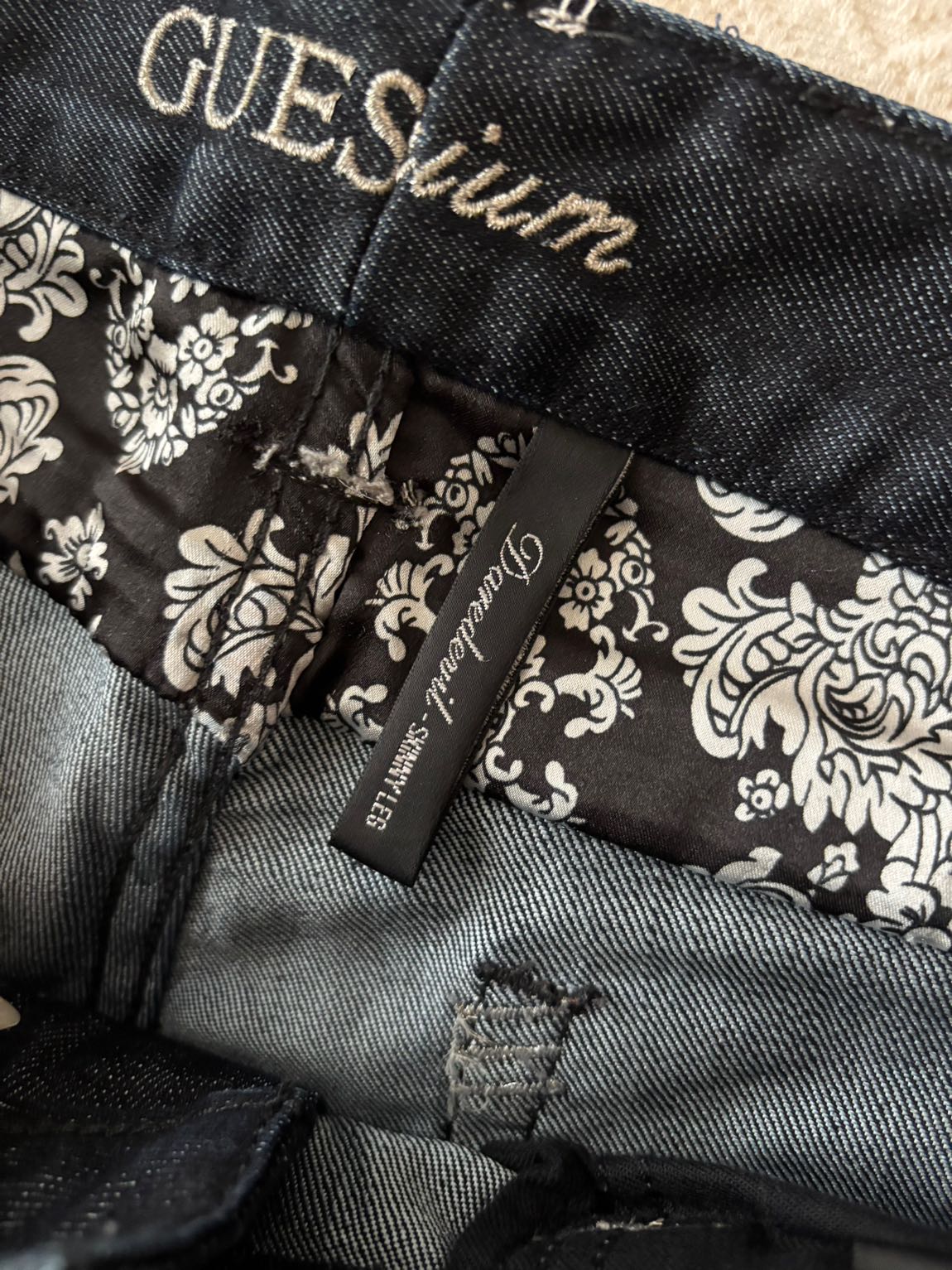 Guess Premium taşlı düşük bel pantolon — görsel 6/11
