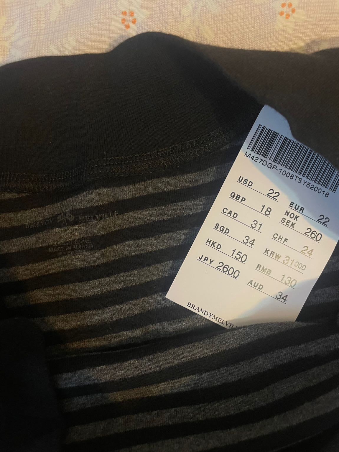 Brandy Melville Off Shoulder Bluz — görsel 2/2