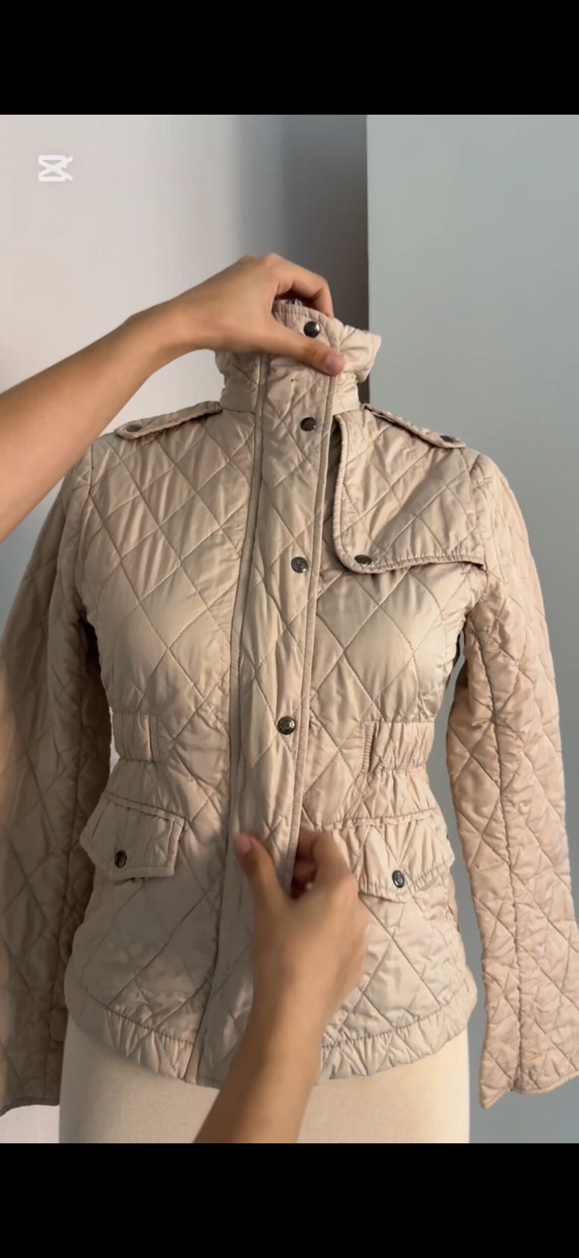Burberry mont — görsel 3/4
