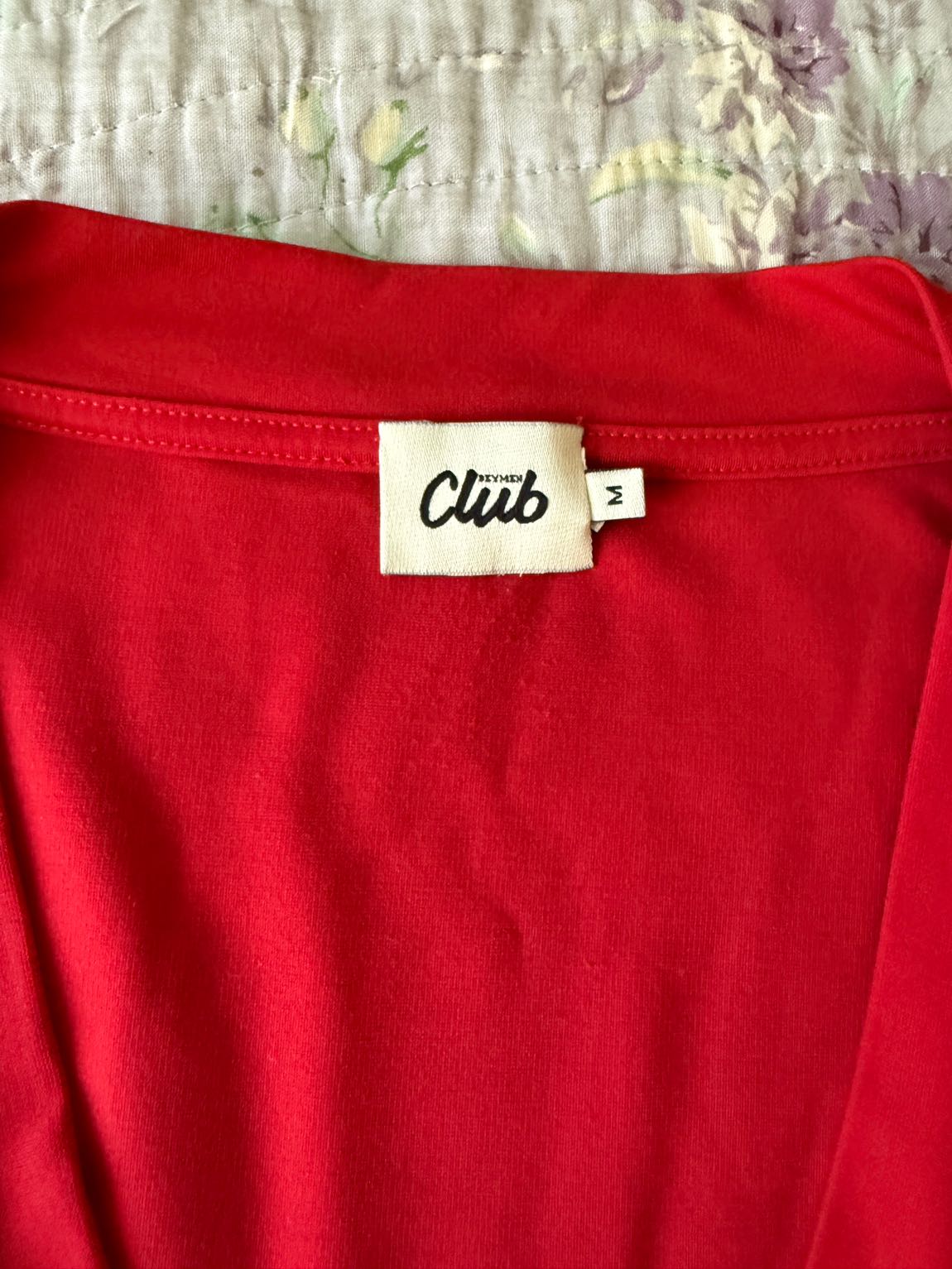 Beymen Kırmızı V Yaka T-Shirt — görsel 2/5