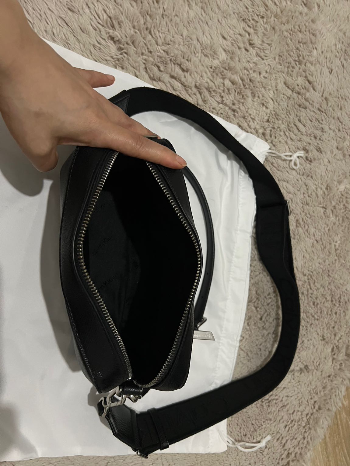 Calvin Klein Siyah Çapraz Askılı Çanta — görsel 6/10