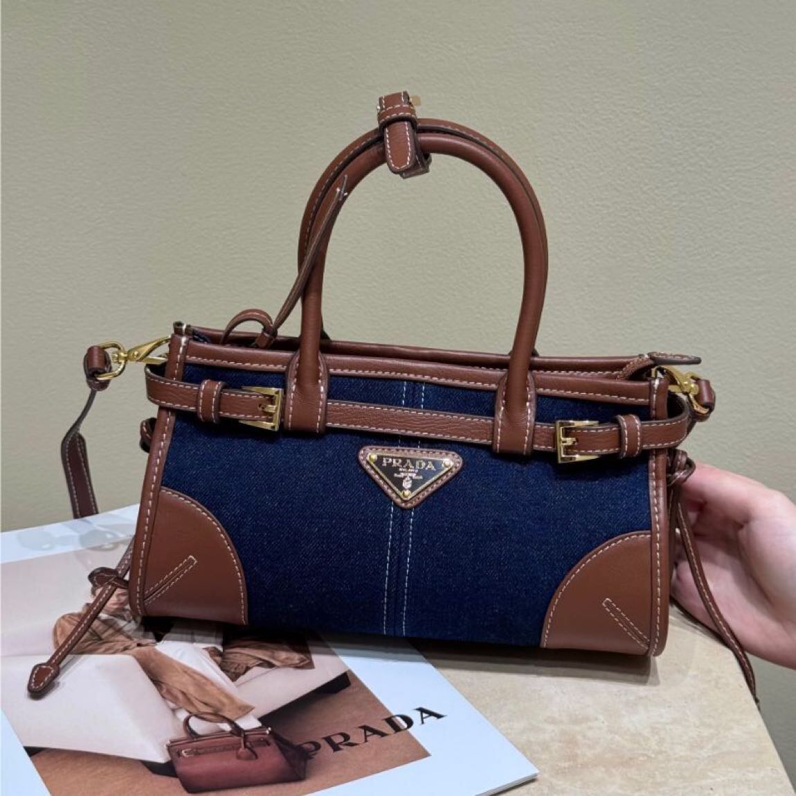 Prada Kol Çantası — görsel 2/2