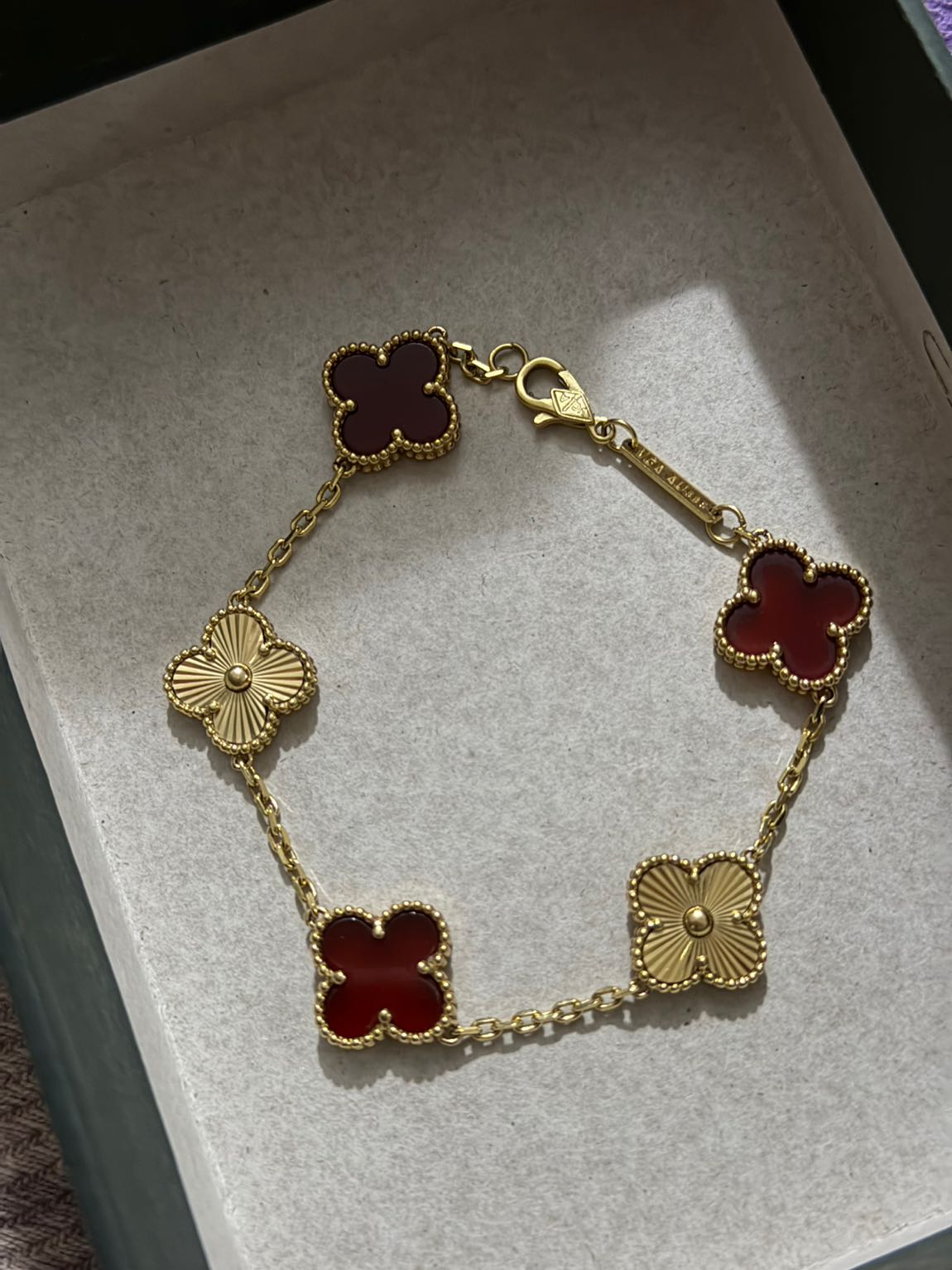 Van Cleef & Arpels Altın Bileklik — görsel 2/2