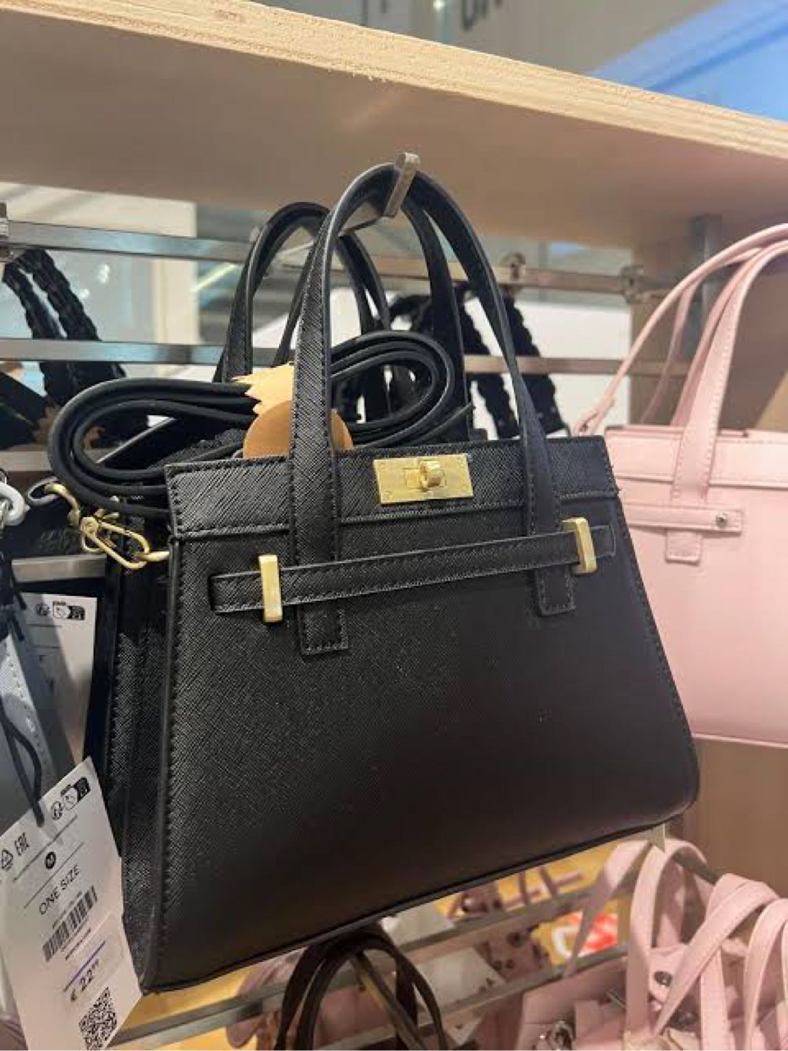 Bershka Siyah Kutu Çanta — görsel 3/4