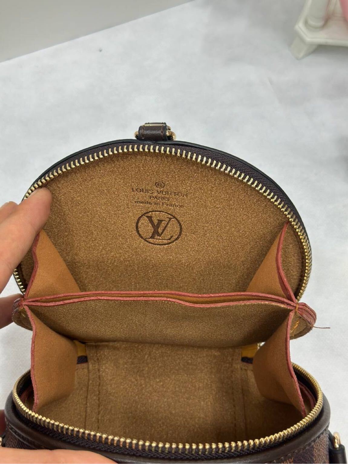 YSL Yuvarlak Çanta — görsel 5/11