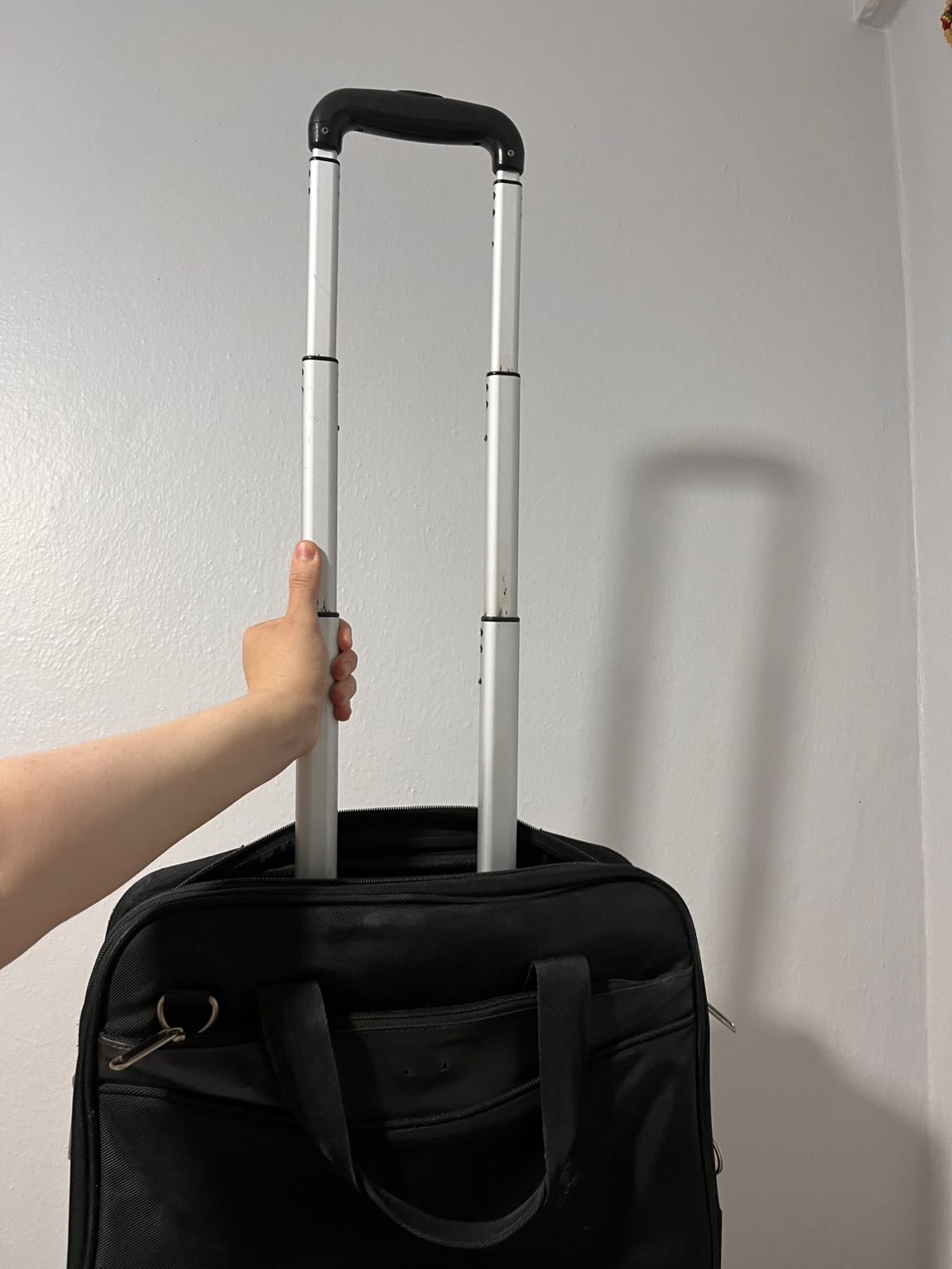 Siyah tekerlekli Laptop Çantası — görsel 3/5