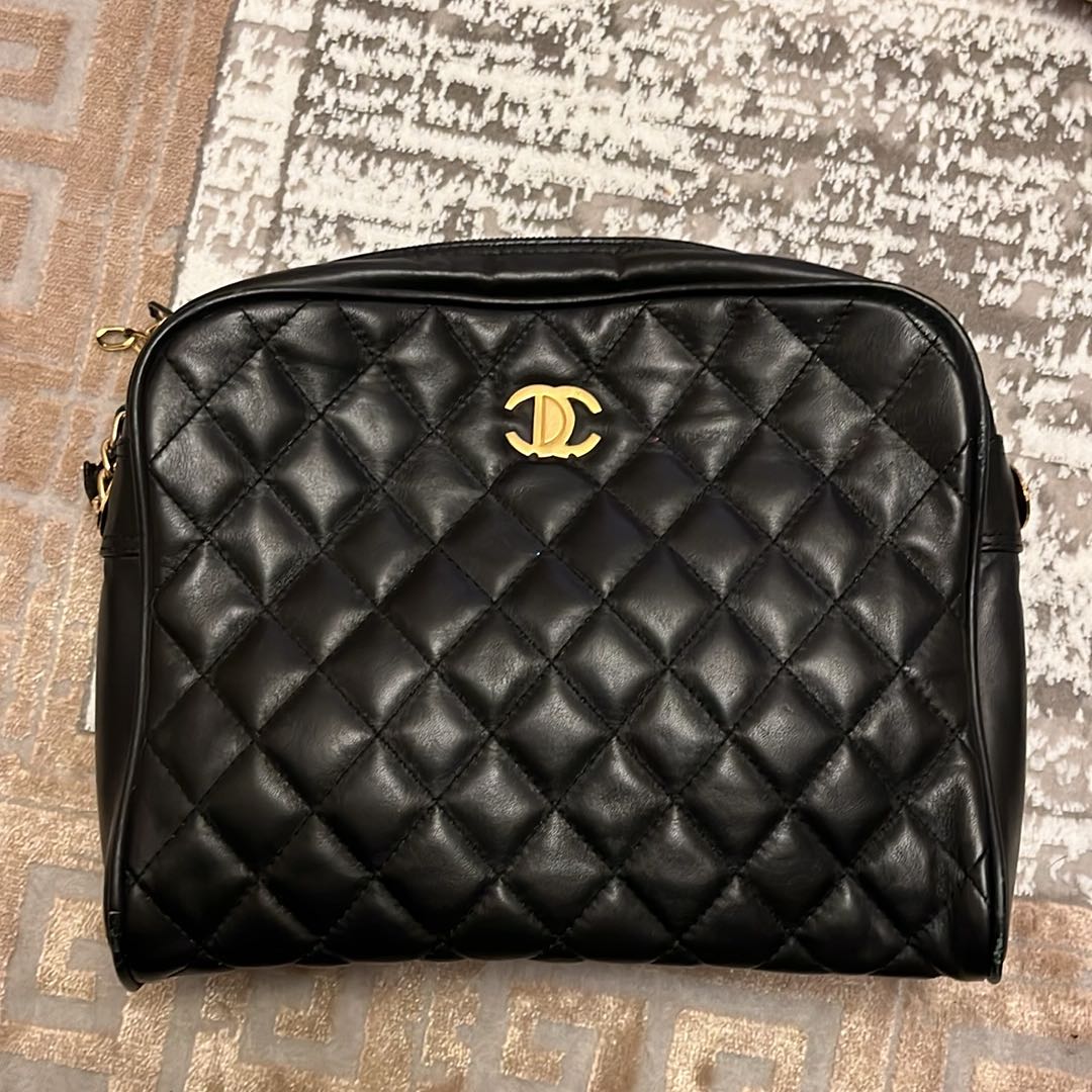 Vintage Siyah Kapitone Omuz Çantası — görsel 2/3