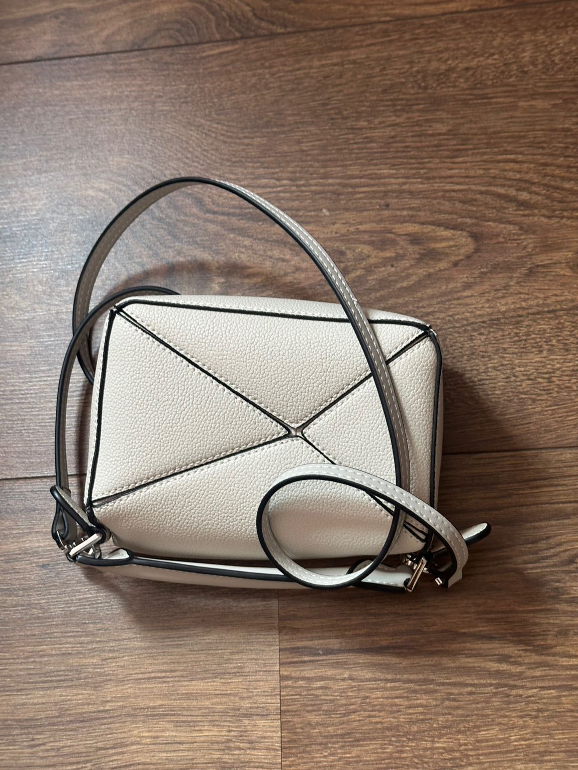 Loewe Beyaz Deri Çanta — görsel 5/7