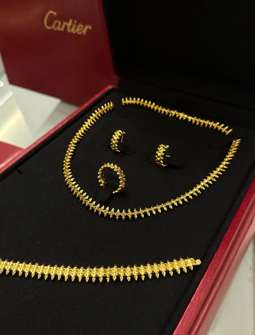 Cartier Gold Takı Seti — görsel 2/3