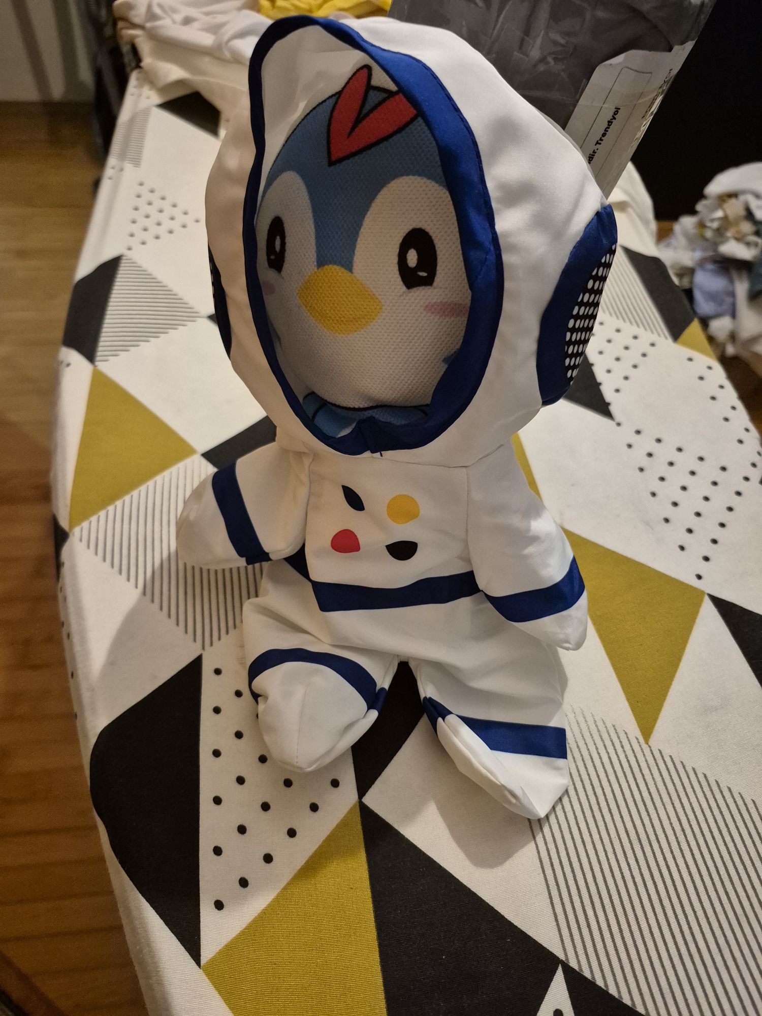 Astronot Penguen Figür — görsel 3/3