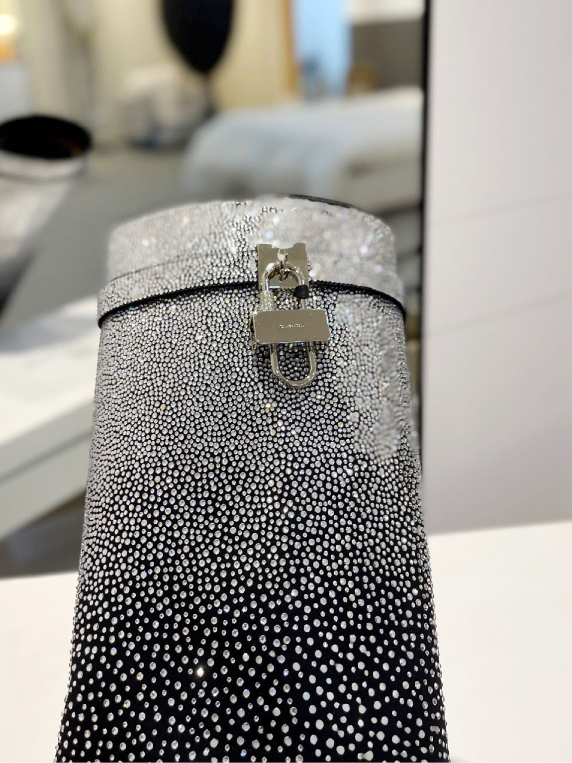 Givenchy — görsel 8/9
