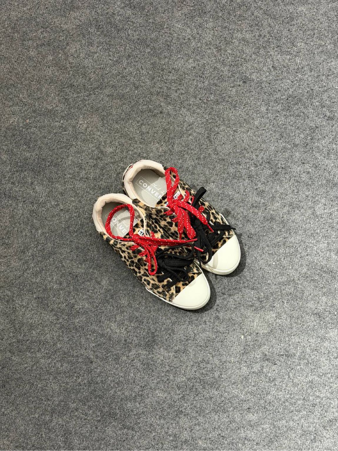 Converse Leopar Desenli Sneaker — görsel 2/4