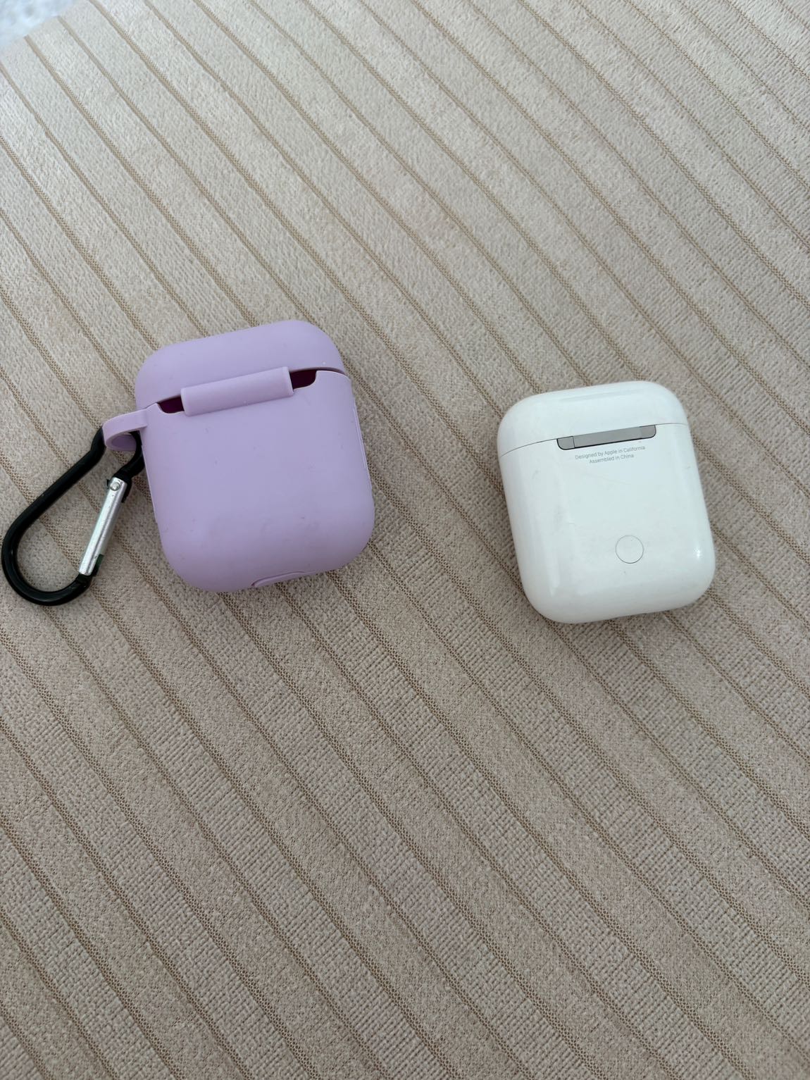 Orijinal Airpods ve Kılıf şey olarak — görsel 2/4