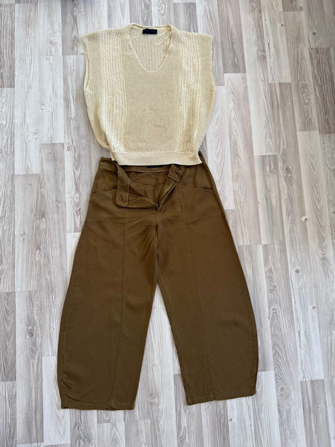 Zara Kadın Yağ yeşili pantalon ve v yaka — görsel 4/8