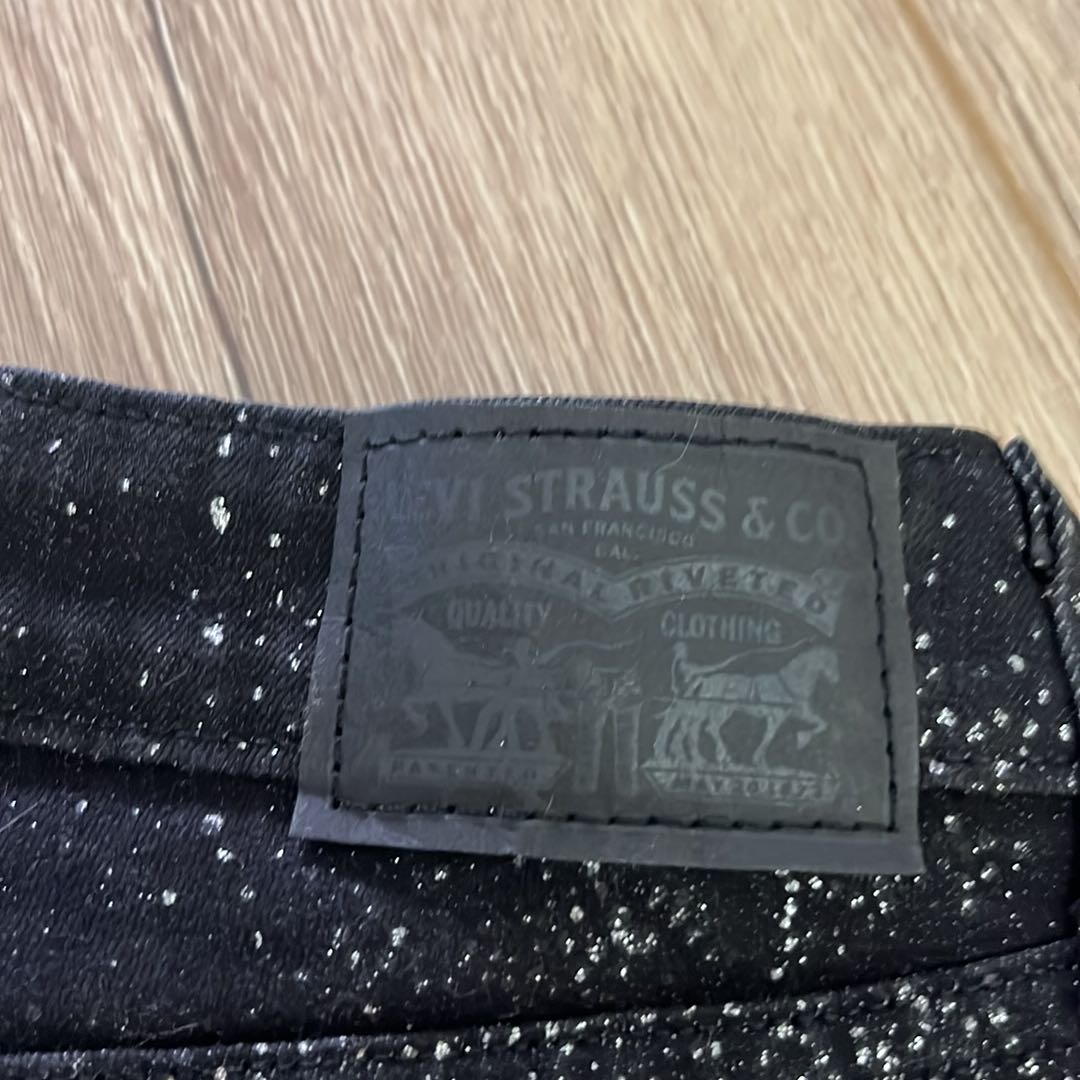 Levi's Siyah Simli Desenli Jeans — görsel 2/7