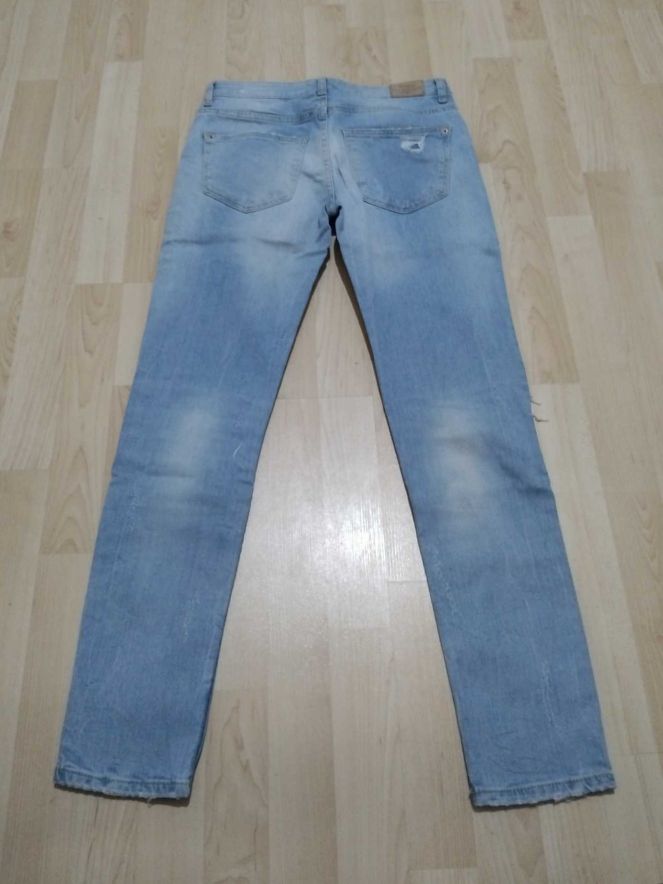 Bershka Yırtık Mavi Kot Pantolon — görsel 5/5