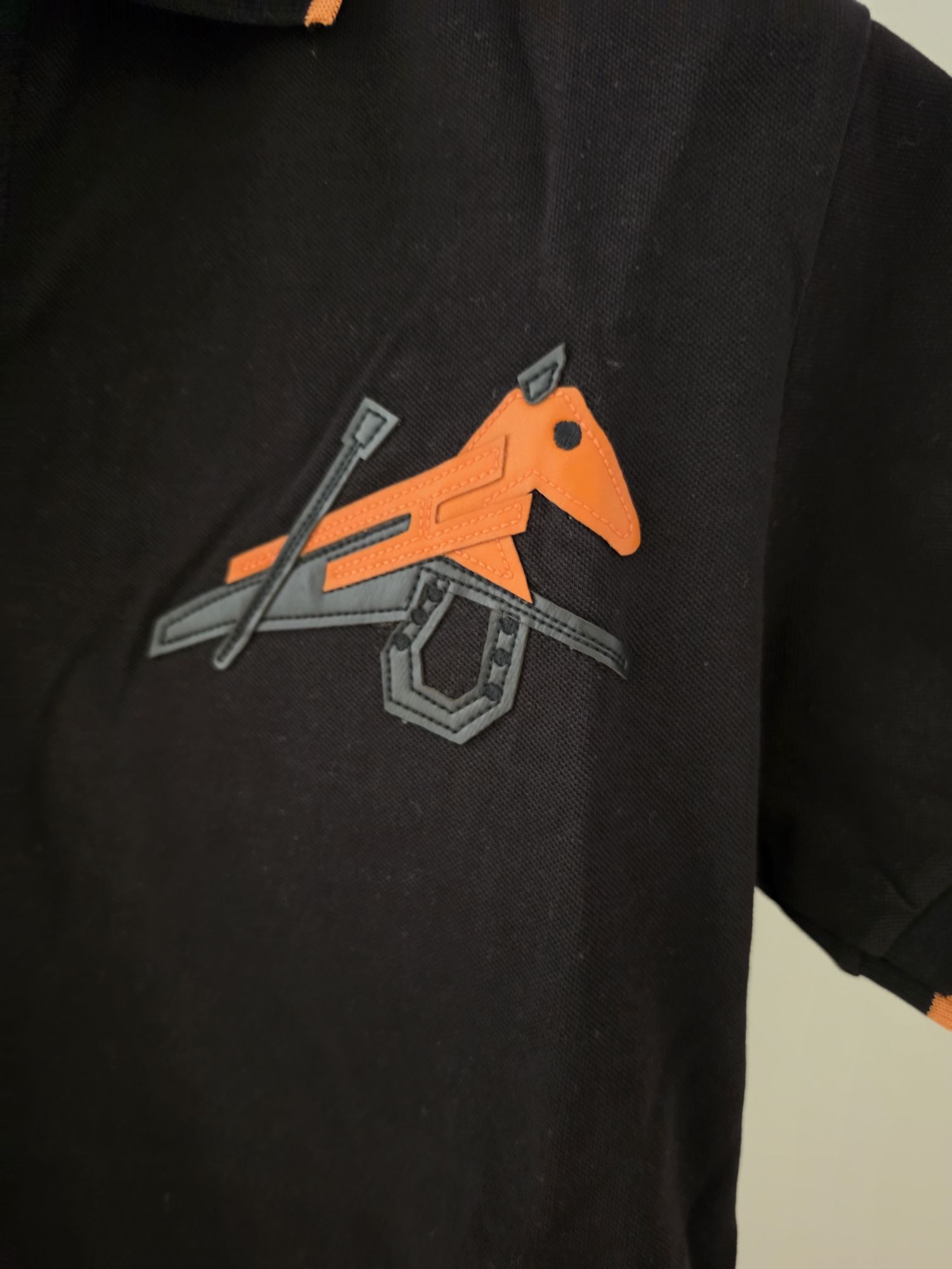 Hermes Siyah Polo yaka Tişört Erkek — görsel 2/5