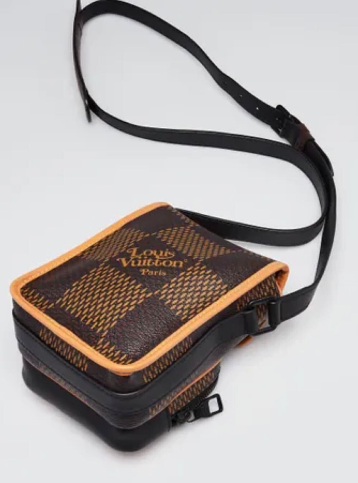 Louis Vuitton Omuz Çantası — görsel 4/7